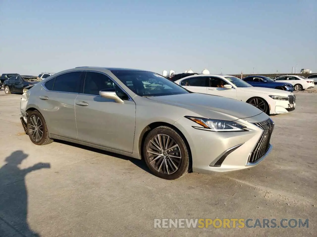 4 Photograph of a damaged car 58ADZ1B15PU156982 LEXUS ES350 2023