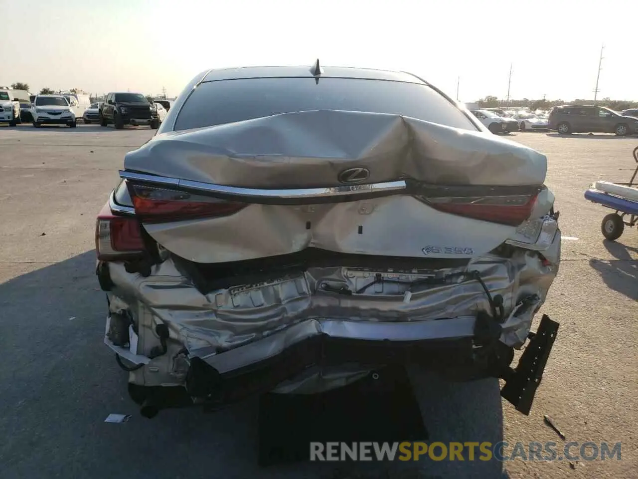 6 Photograph of a damaged car 58ADZ1B15PU156982 LEXUS ES350 2023