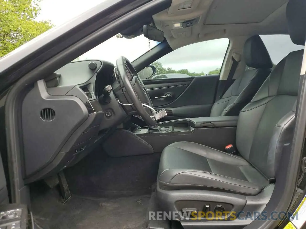 7 Photograph of a damaged car 58ADZ1B1XPU140762 LEXUS ES350 2023