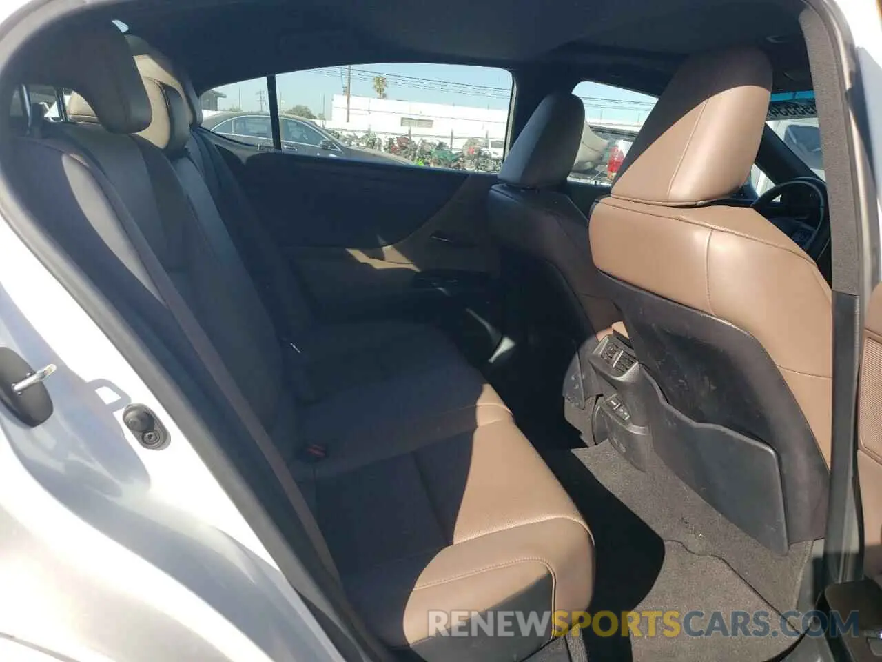 10 Photograph of a damaged car 58ADZ1B1XPU154080 LEXUS ES350 2023