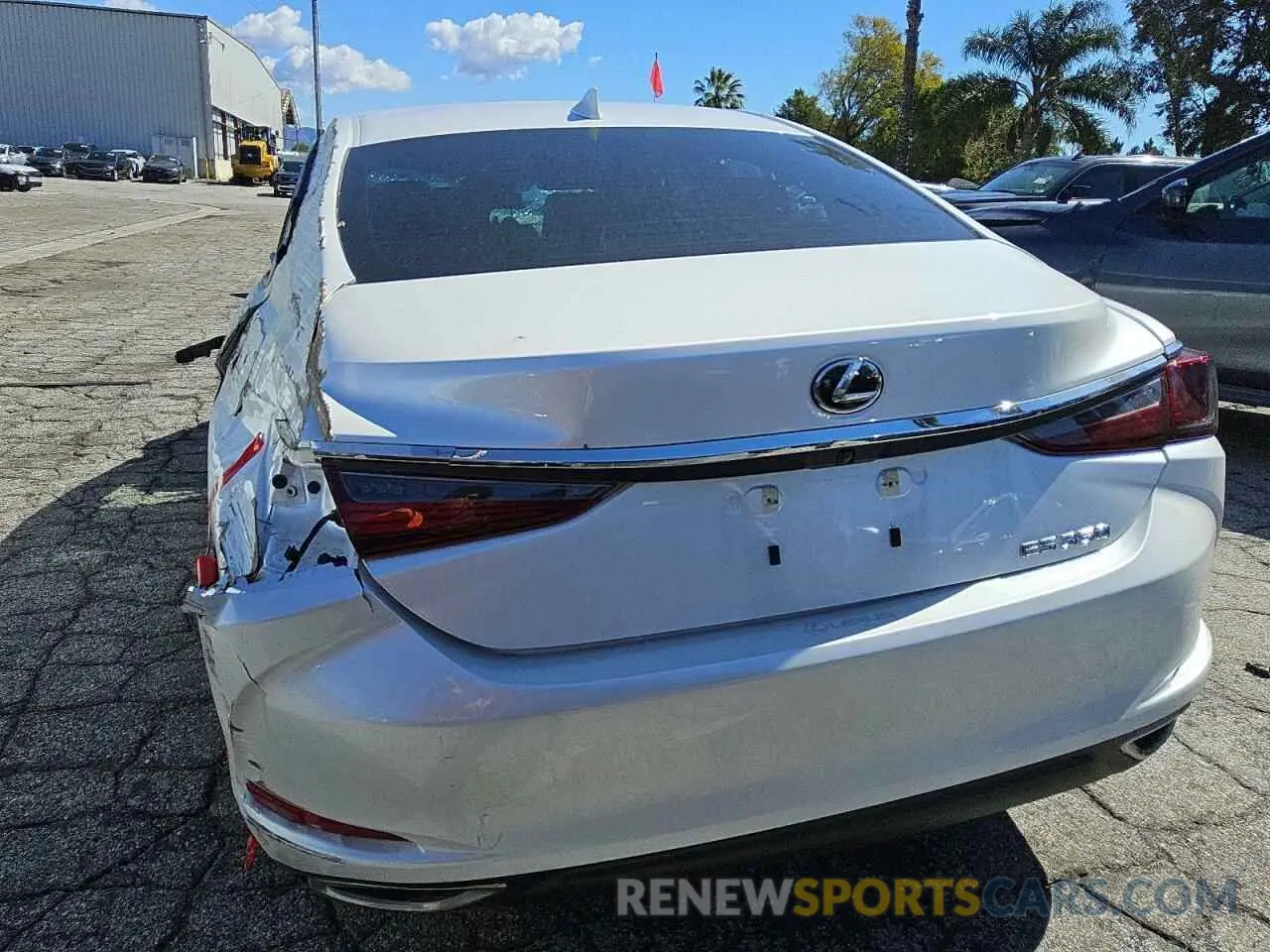 6 Photograph of a damaged car 58ACZ1B10RU183943 LEXUS ES350 2024