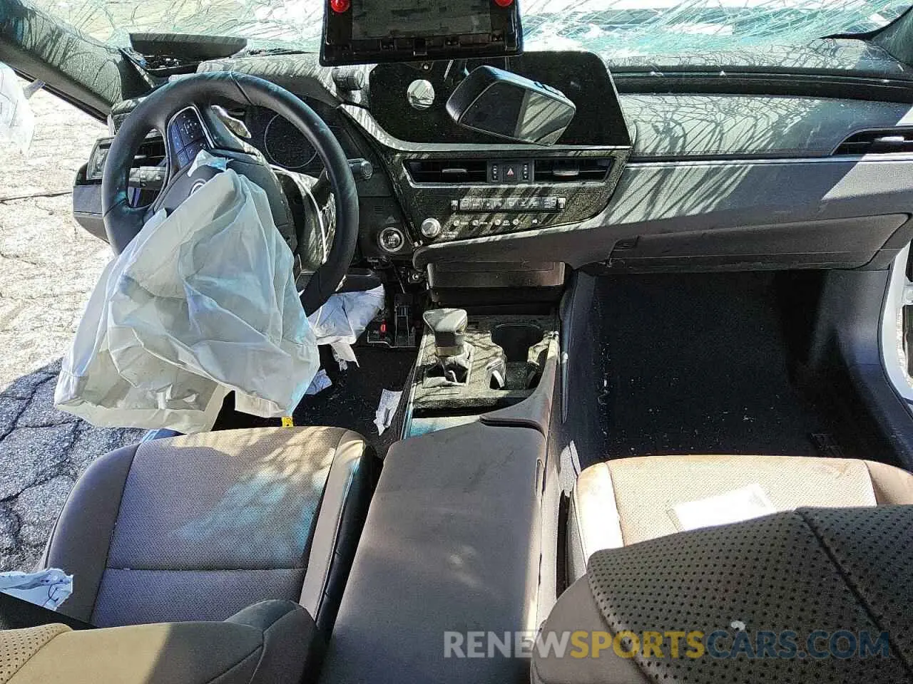 8 Photograph of a damaged car 58ACZ1B10RU183943 LEXUS ES350 2024