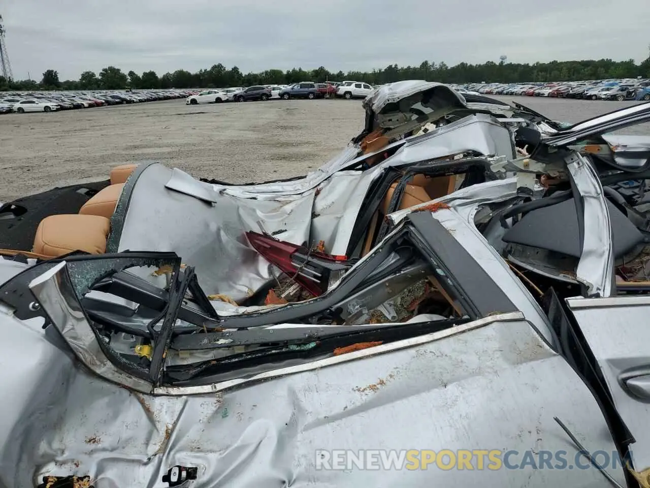 10 Photograph of a damaged car 58ADZ1B11RU165164 LEXUS ES350 2024