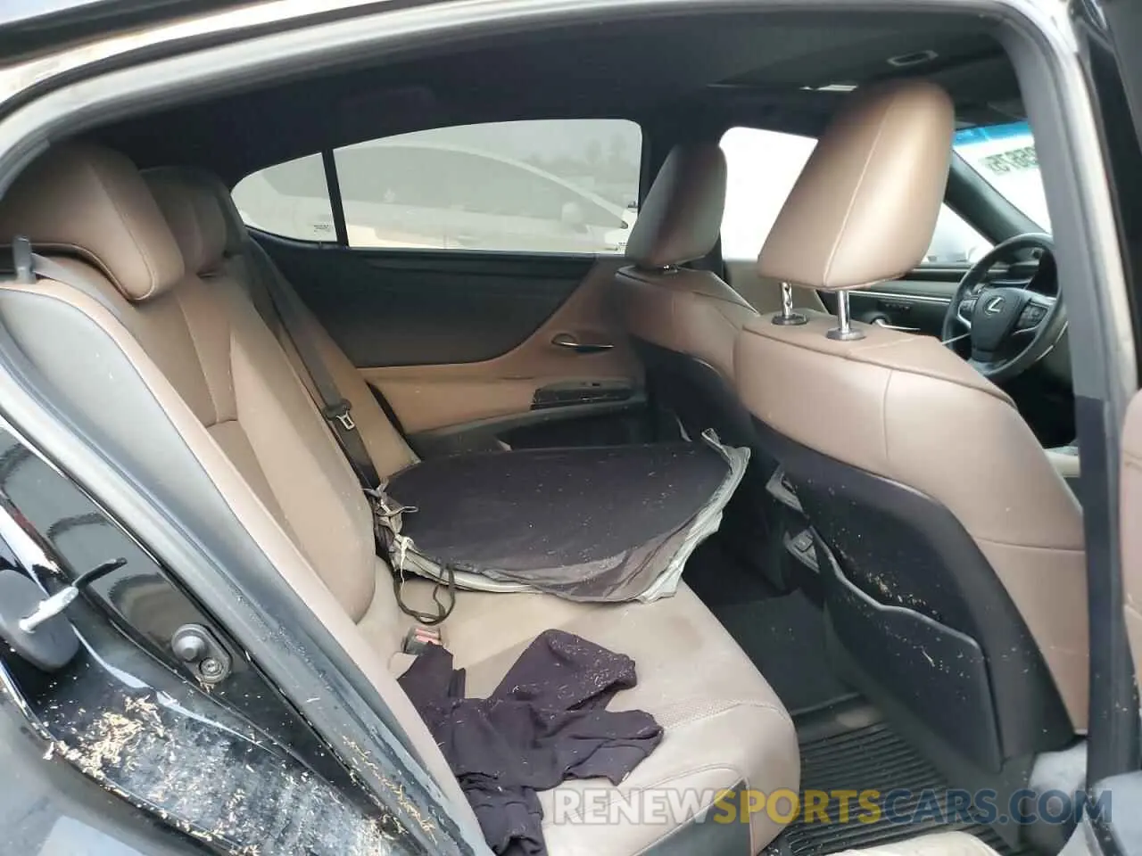 11 Photograph of a damaged car 58ADZ1B11RU167660 LEXUS ES350 2024