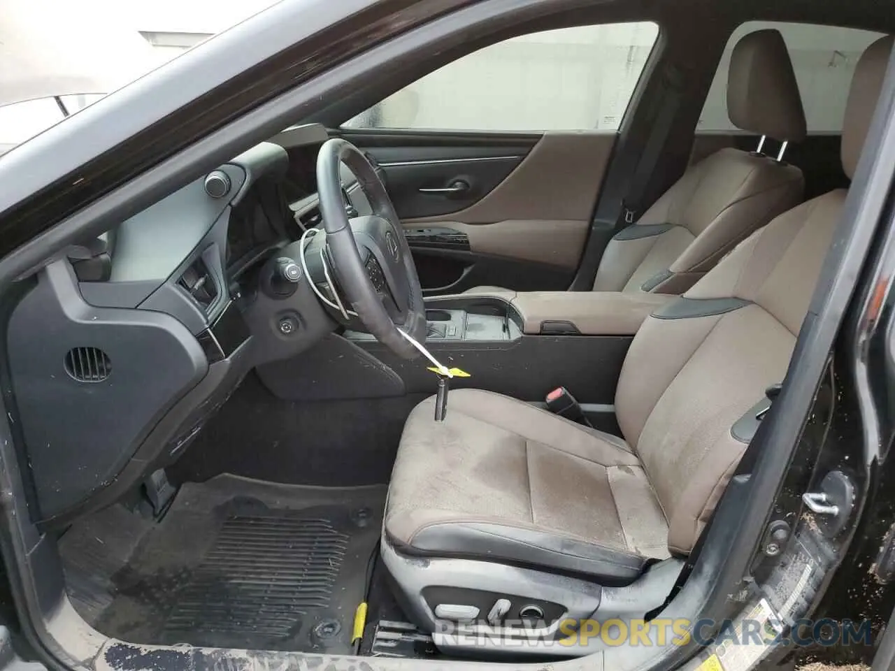 7 Photograph of a damaged car 58ADZ1B11RU167660 LEXUS ES350 2024