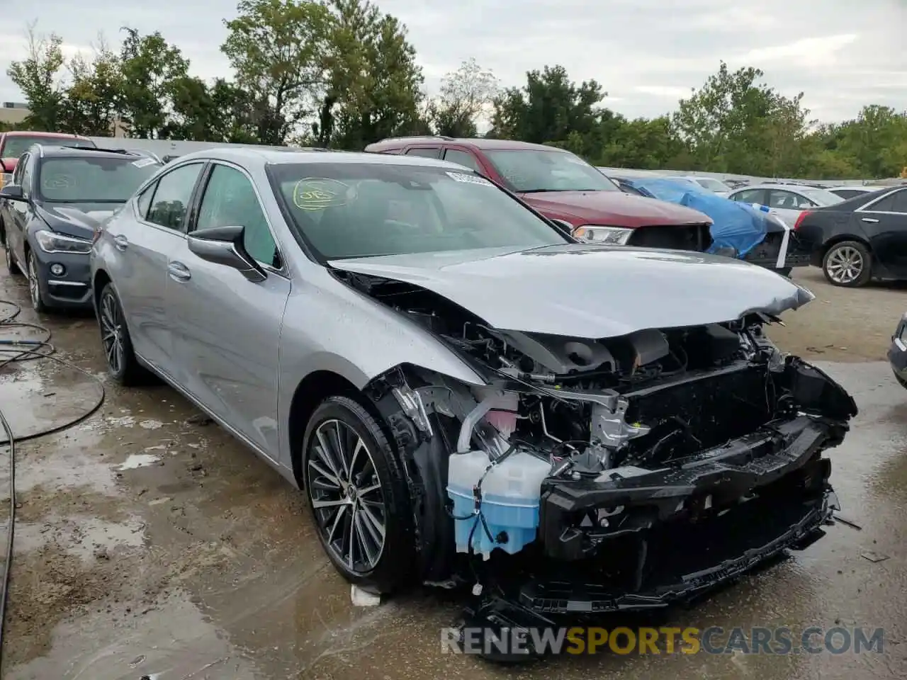 4 Photograph of a damaged car 58ADZ1B11RU175547 LEXUS ES350 2024