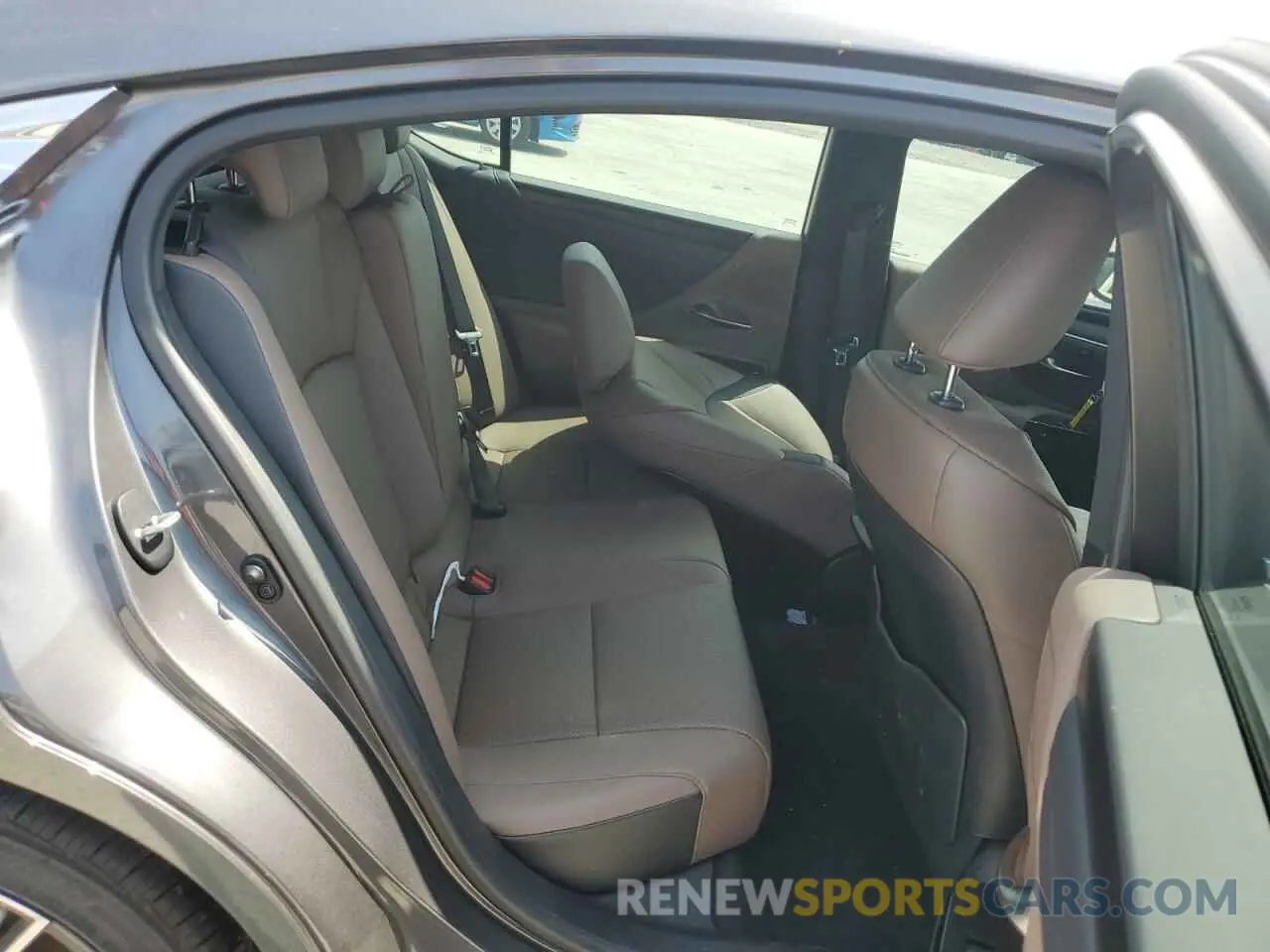 10 Photograph of a damaged car 58ADZ1B12RU161897 LEXUS ES350 2024