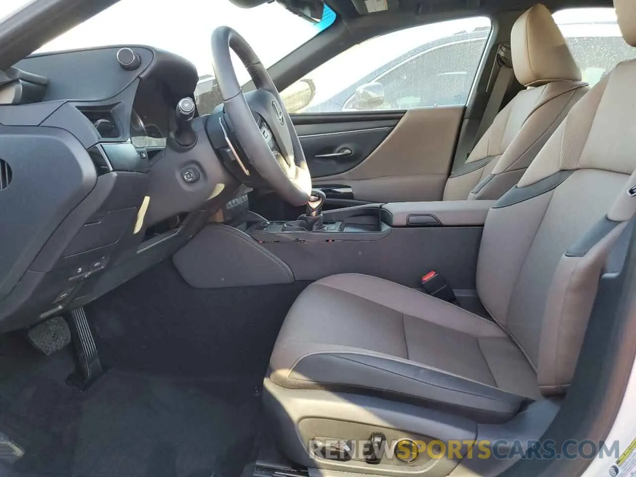 7 Photograph of a damaged car 58ADZ1B14RU170598 LEXUS ES350 2024