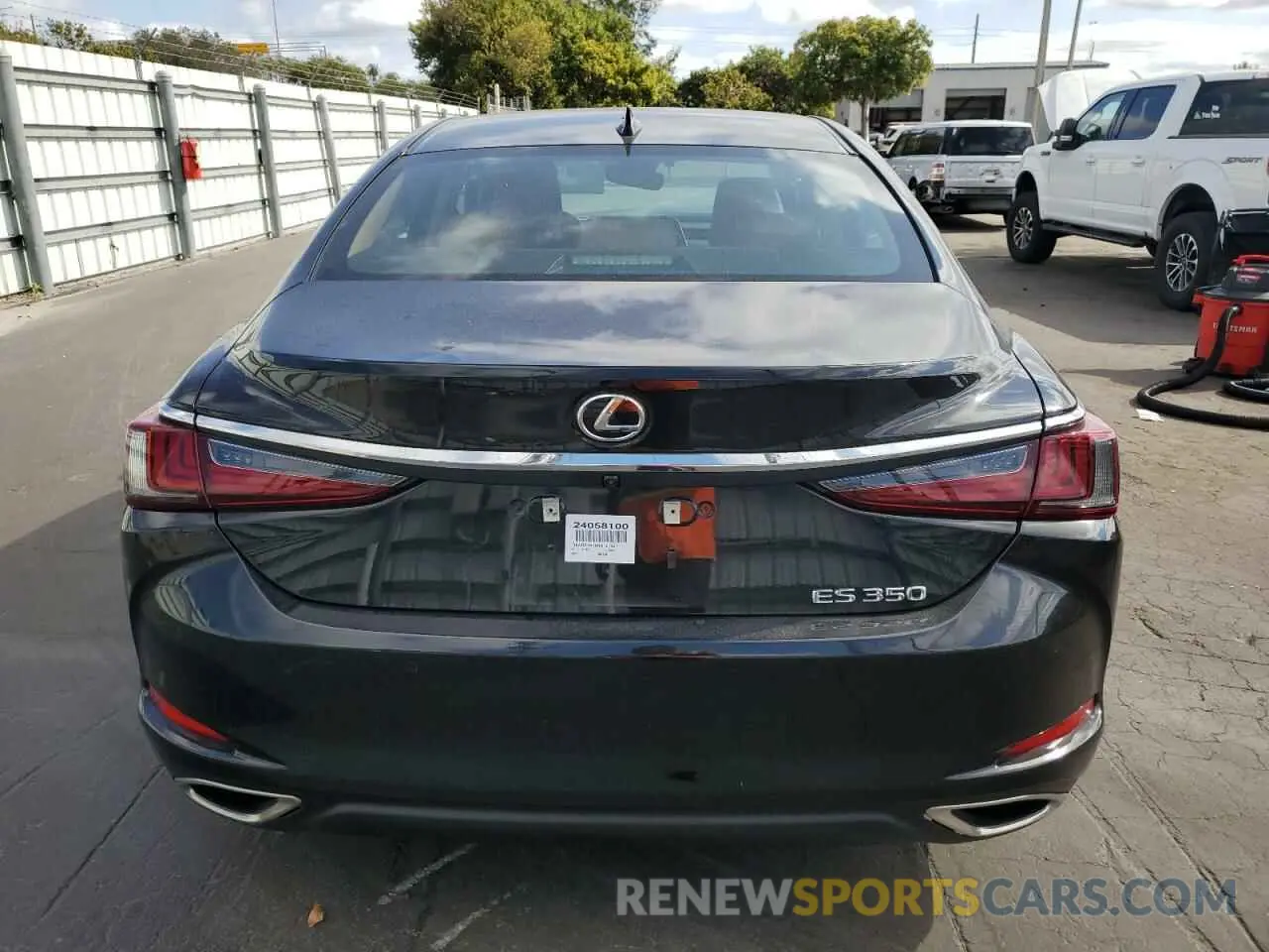 6 Photograph of a damaged car 58ADZ1B16RU161451 LEXUS ES350 2024