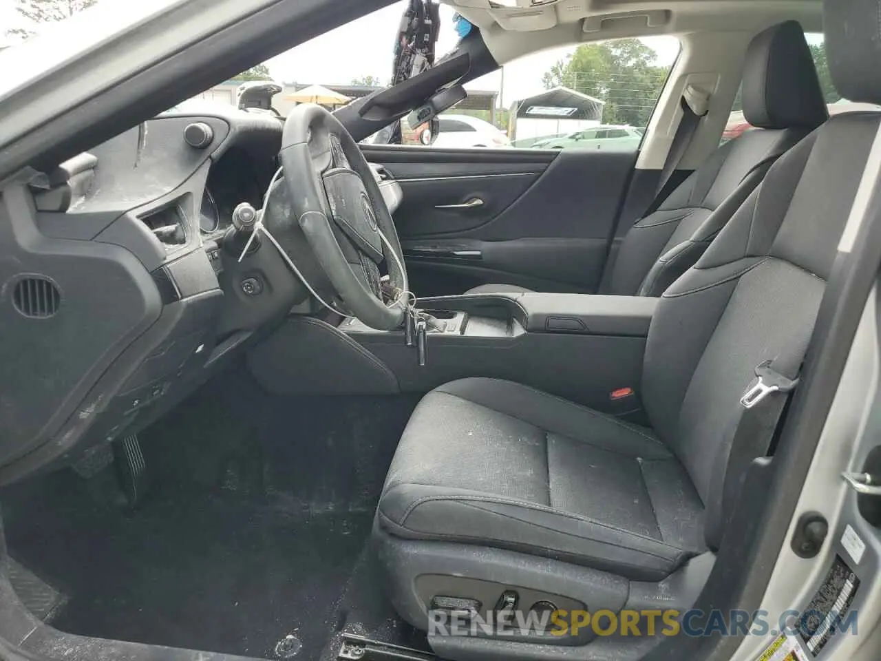 7 Photograph of a damaged car 58ADZ1B17RU177285 LEXUS ES350 2024