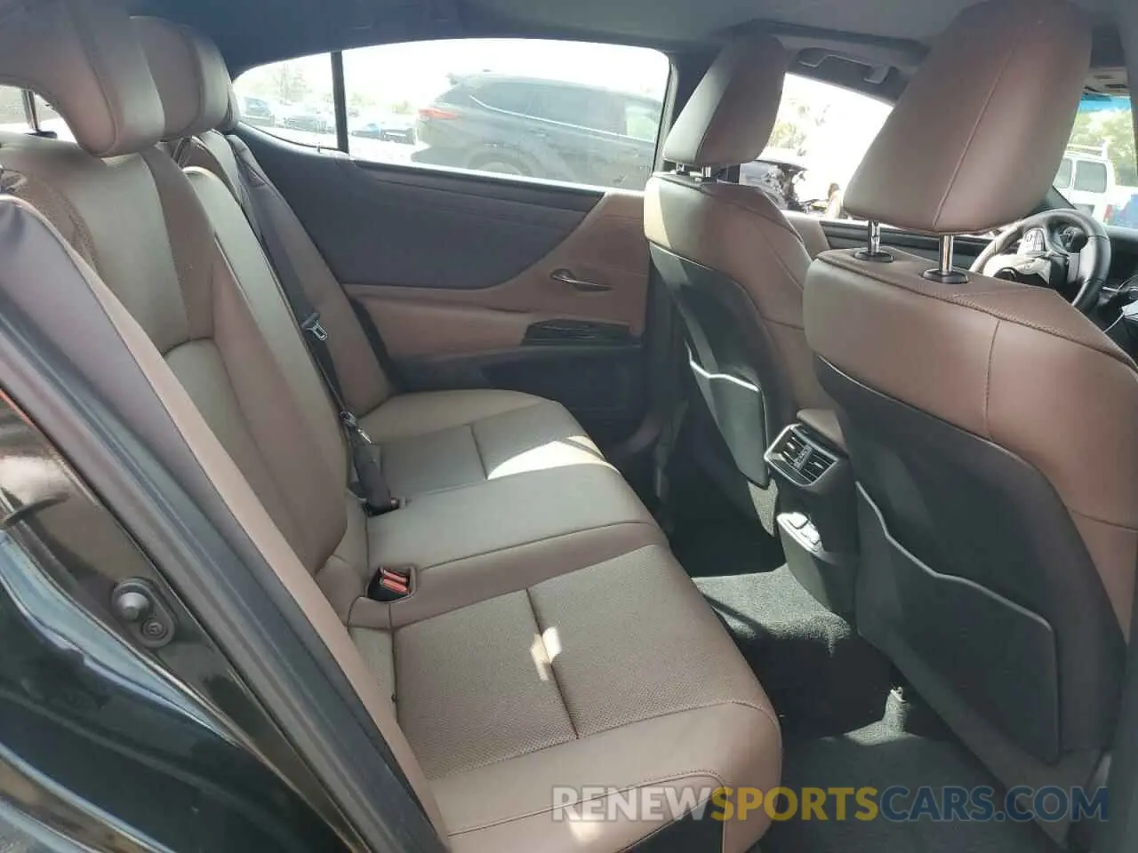 10 Photograph of a damaged car 58ADZ1B18RU174413 LEXUS ES350 2024