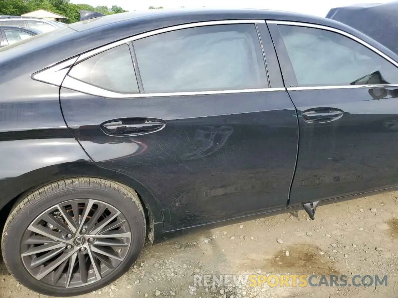 10 Photograph of a damaged car 58ADZ1B18RU180423 LEXUS ES350 2024