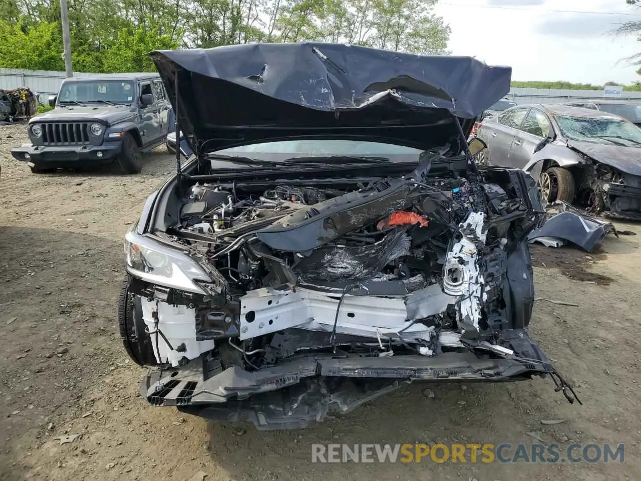 5 Photograph of a damaged car 58ADZ1B18RU180423 LEXUS ES350 2024