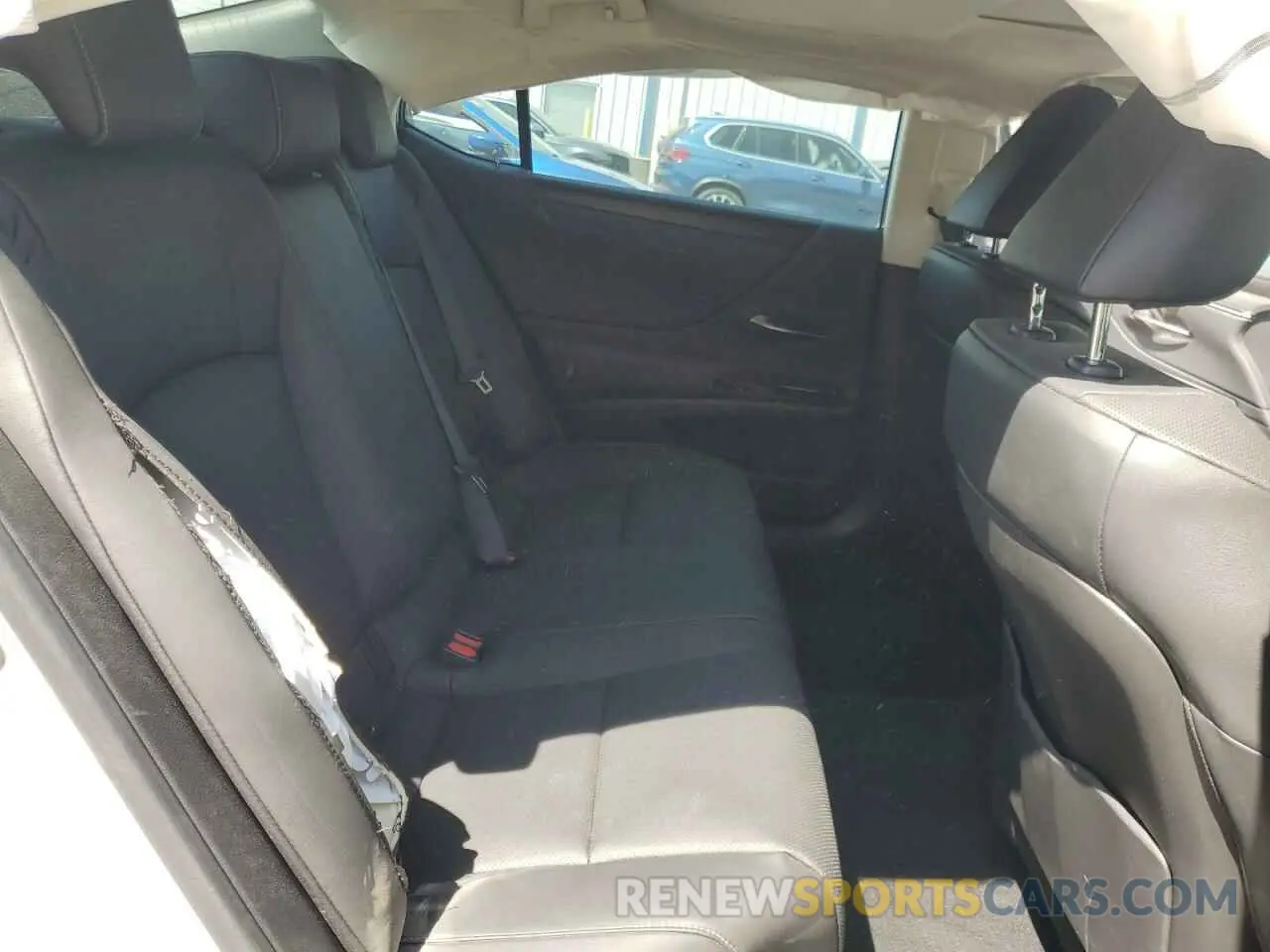 10 Photograph of a damaged car 58ADZ1B1XRU183940 LEXUS ES350 2024