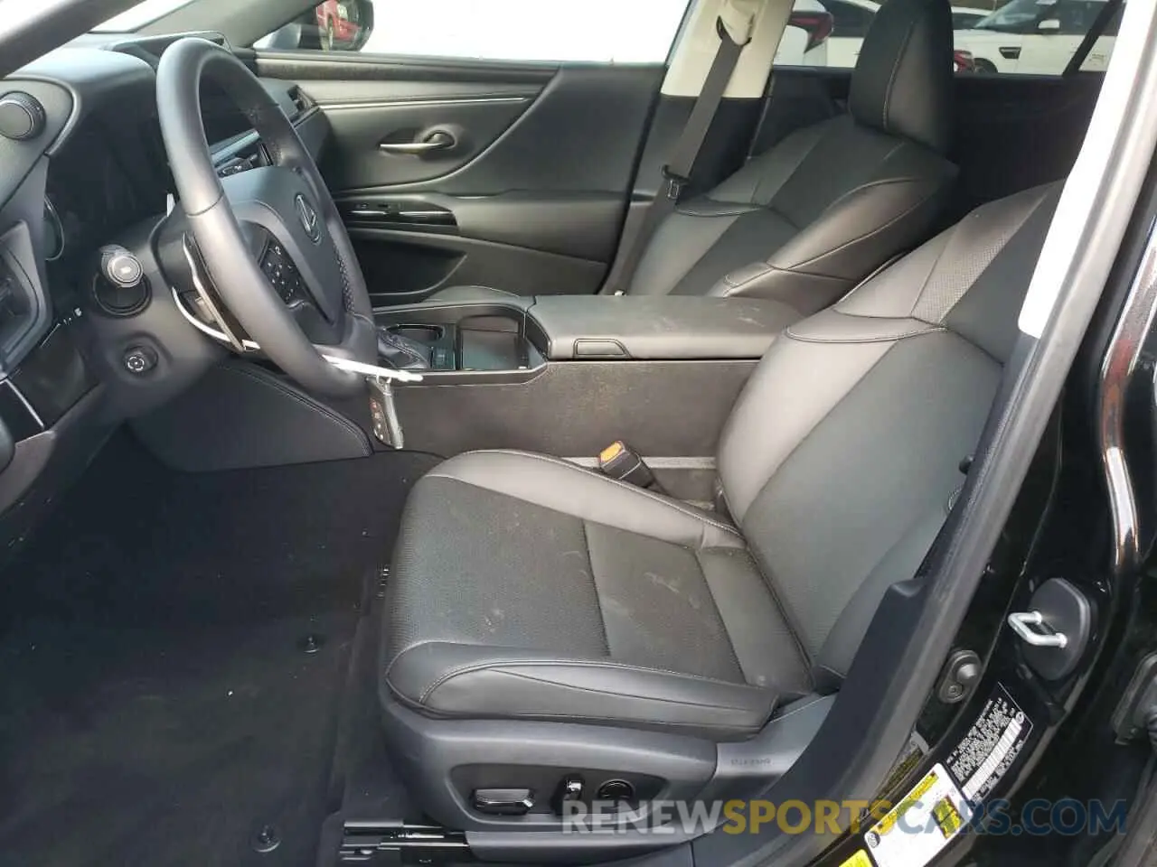 7 Photograph of a damaged car 58ADZ1B11SU191303 LEXUS ES350 2025
