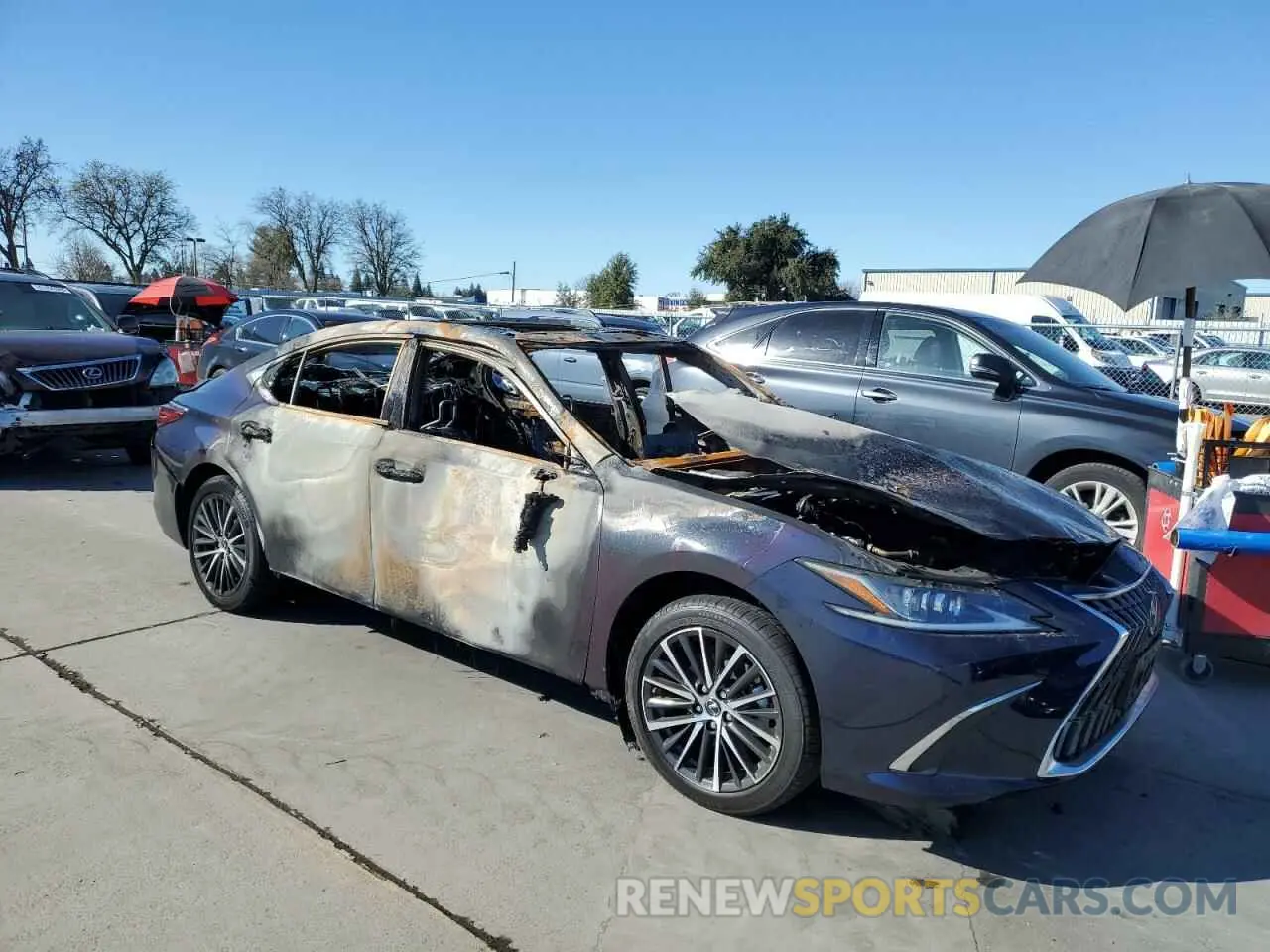 4 Photograph of a damaged car 58ADZ1B15SU195323 LEXUS ES350 2025