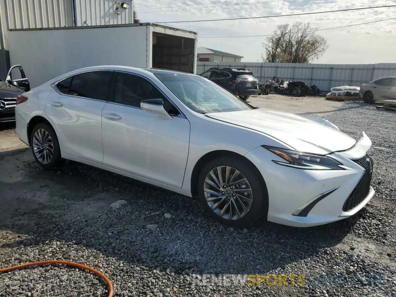 4 Photograph of a damaged car 58AFZ1B1XSU191521 LEXUS ES350 2025