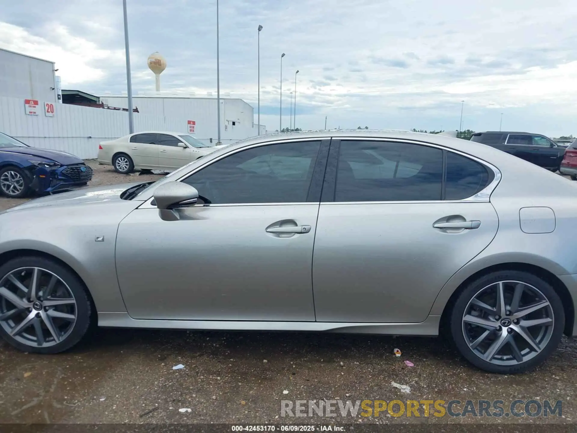 14 Photograph of a damaged car JTHBZ1BL7KA017949 LEXUS GS 350 2019