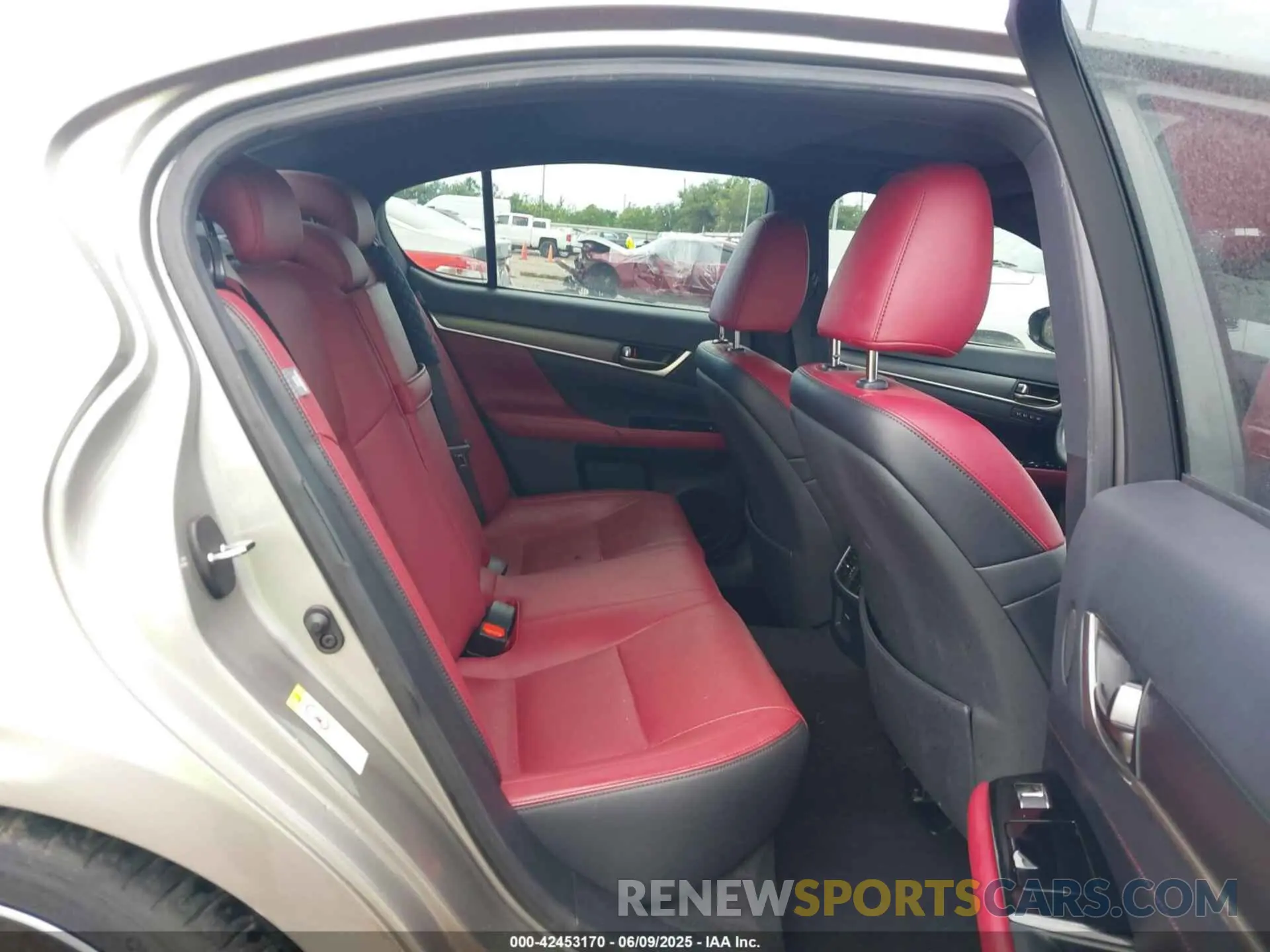 8 Photograph of a damaged car JTHBZ1BL7KA017949 LEXUS GS 350 2019