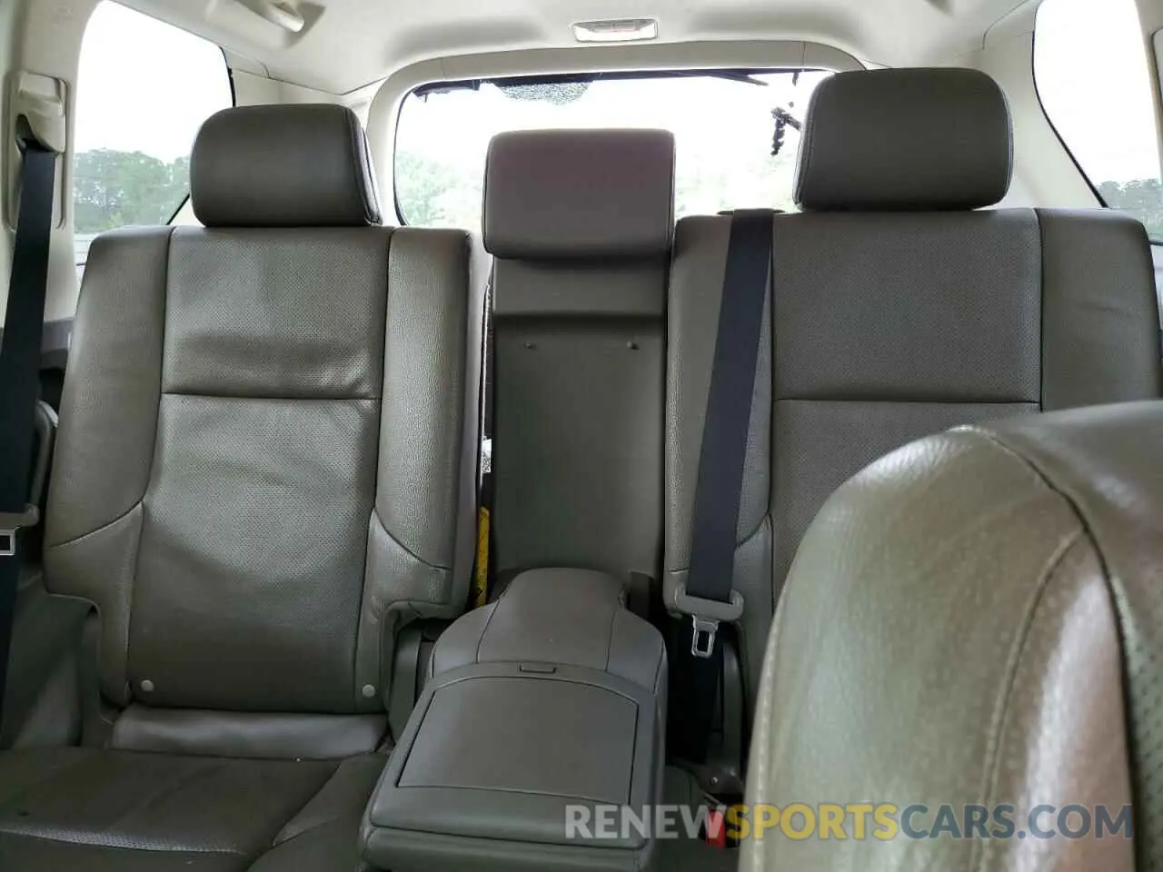 10 Photograph of a damaged car JTJBM7FX4F5108513 LEXUS GX 2015