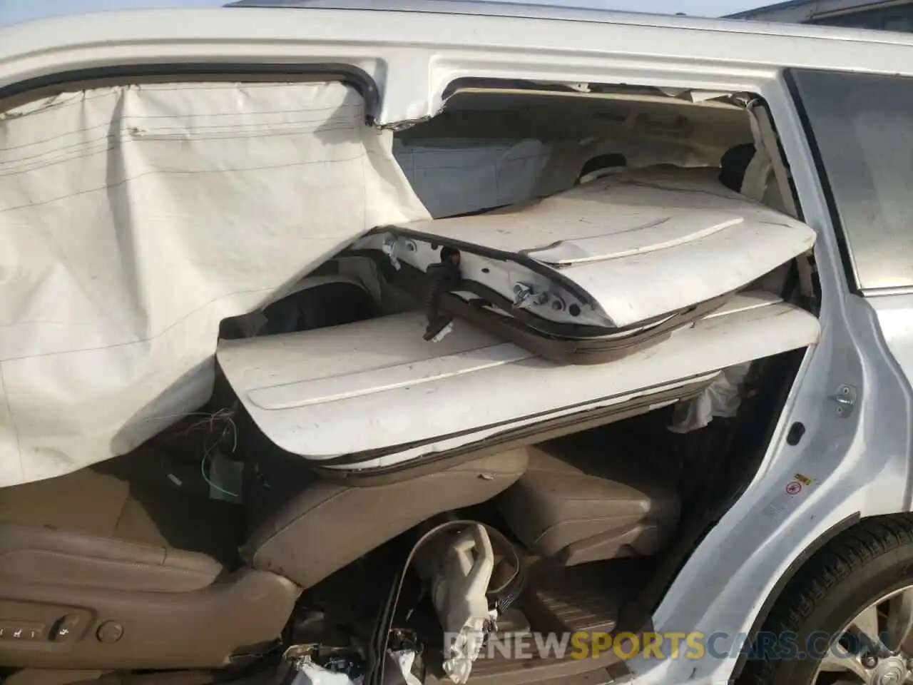 6 Photograph of a damaged car JTJBM7FX0K5215567 LEXUS GX 2019