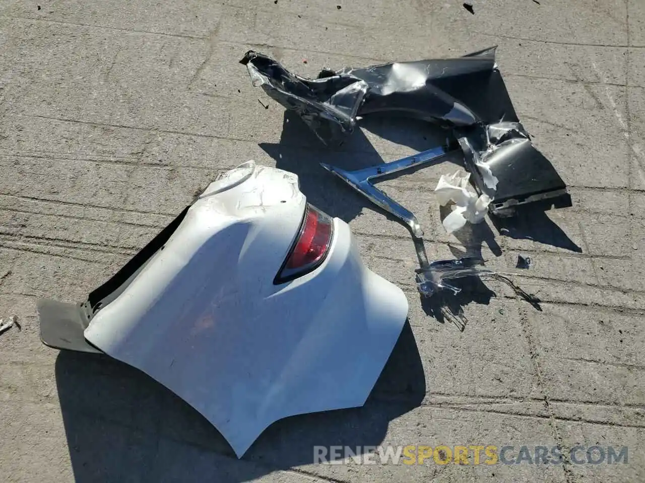 13 Photograph of a damaged car JTJBM7FX0K5221787 LEXUS GX 2019