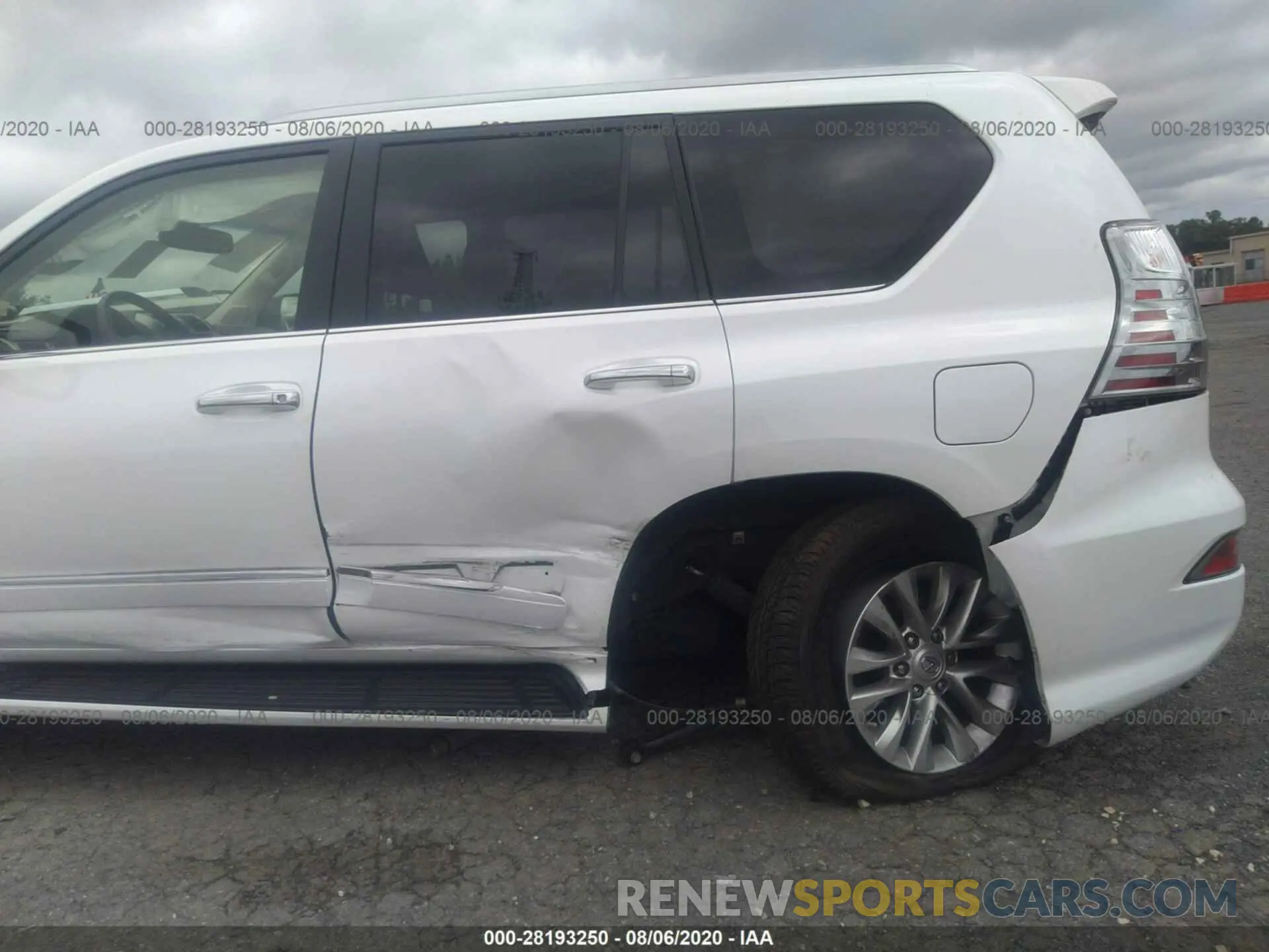 6 Photograph of a damaged car JTJBM7FX1K5237450 LEXUS GX 2019
