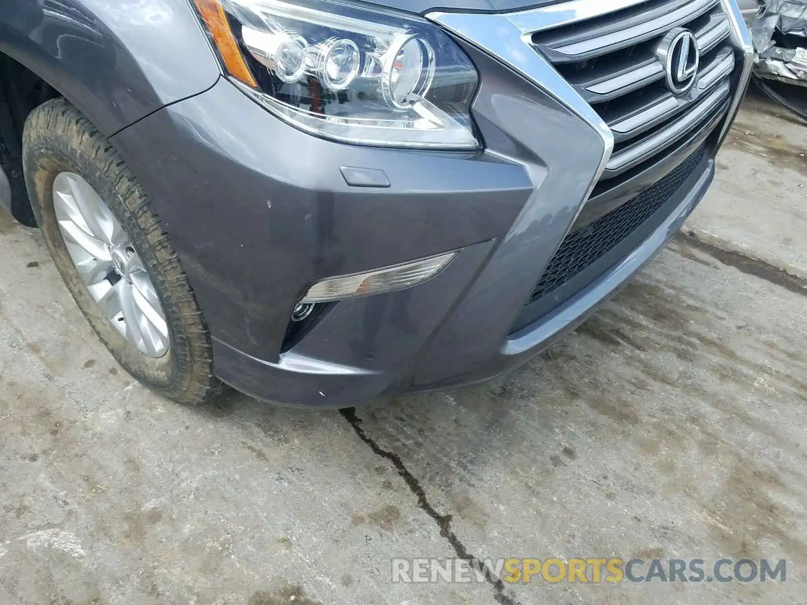 9 Photograph of a damaged car JTJBM7FX2K5235173 LEXUS GX 2019