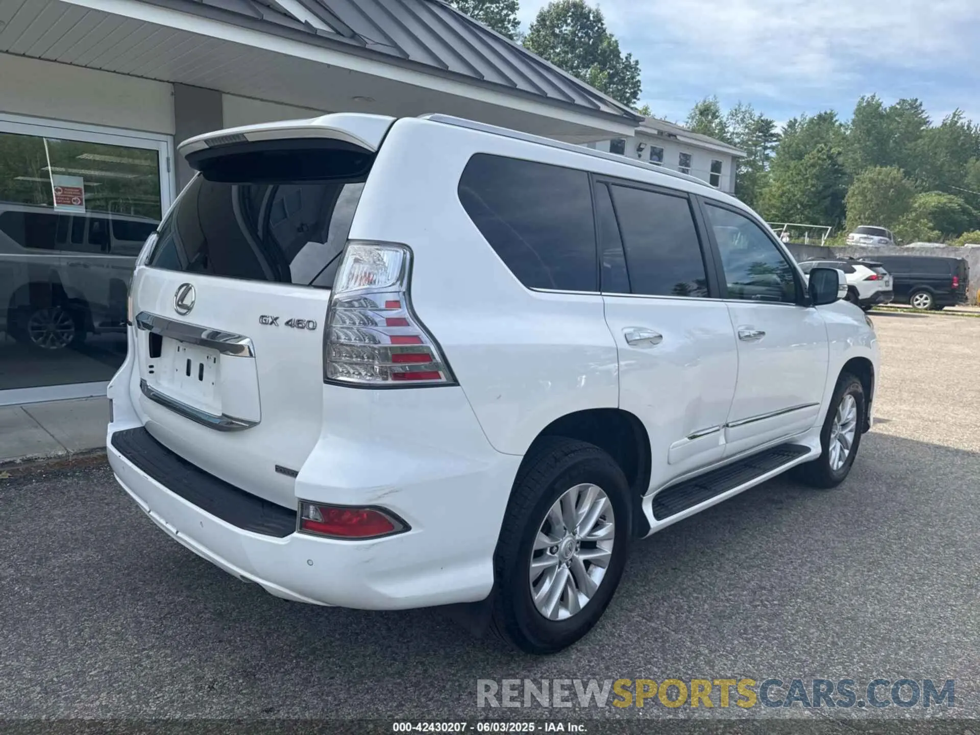 4 Photograph of a damaged car JTJBM7FX3K5215465 LEXUS GX 2019