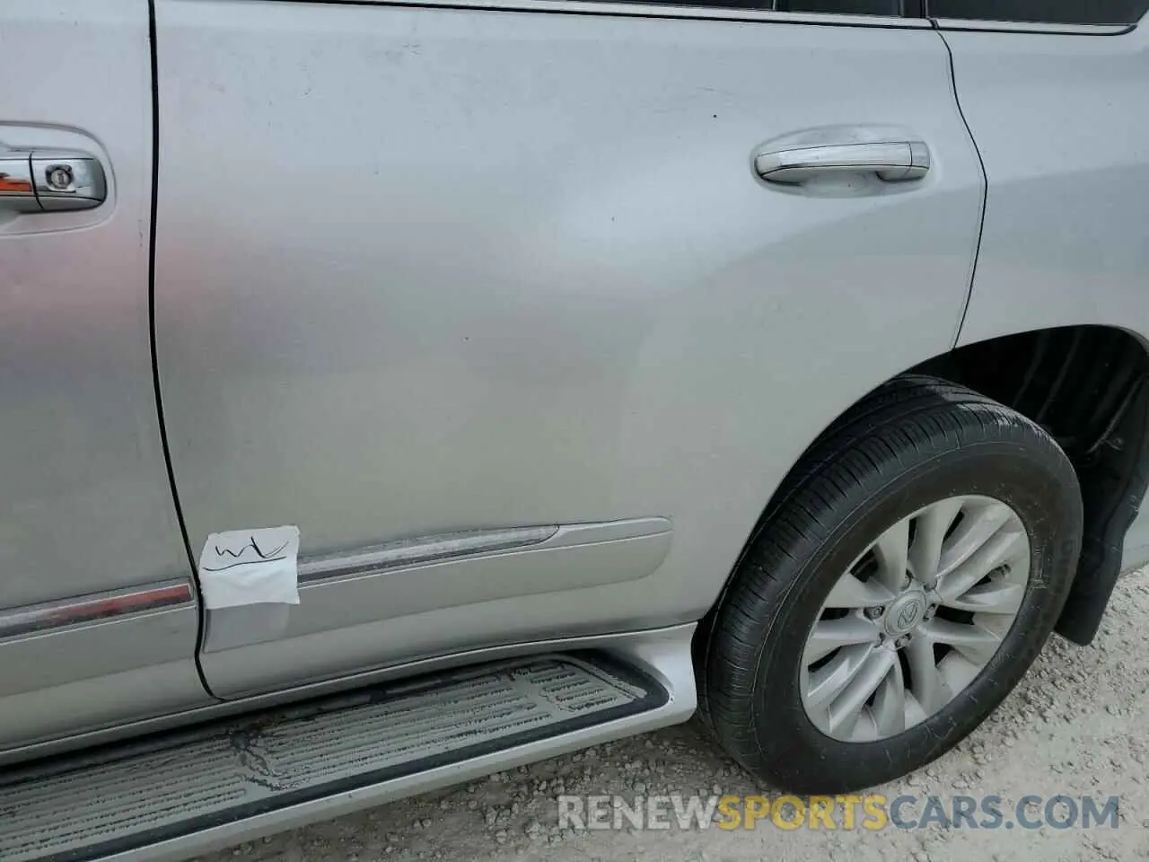 13 Photograph of a damaged car JTJBM7FX3K5217572 LEXUS GX 2019