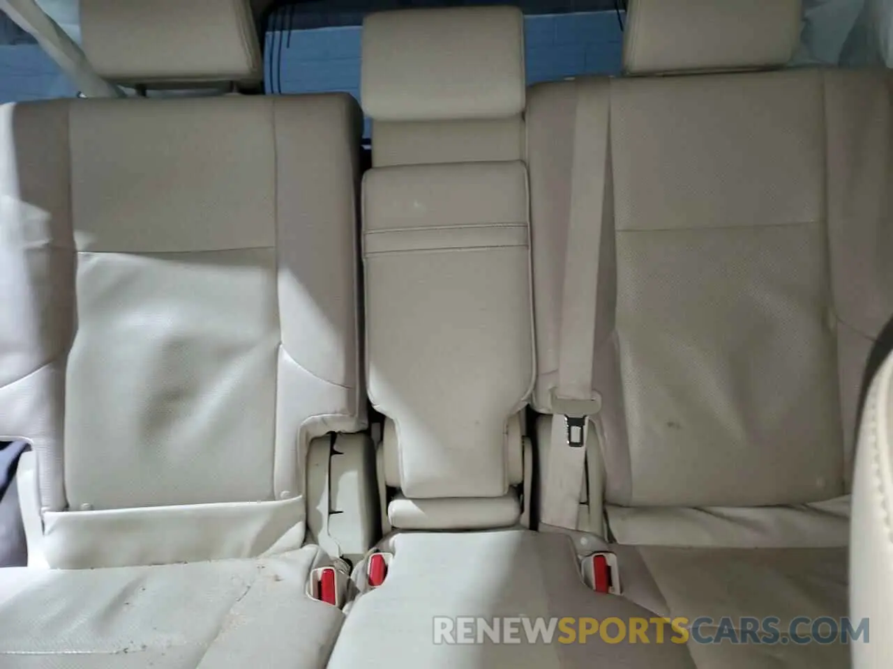 10 Photograph of a damaged car JTJBM7FX3K5231908 LEXUS GX 2019