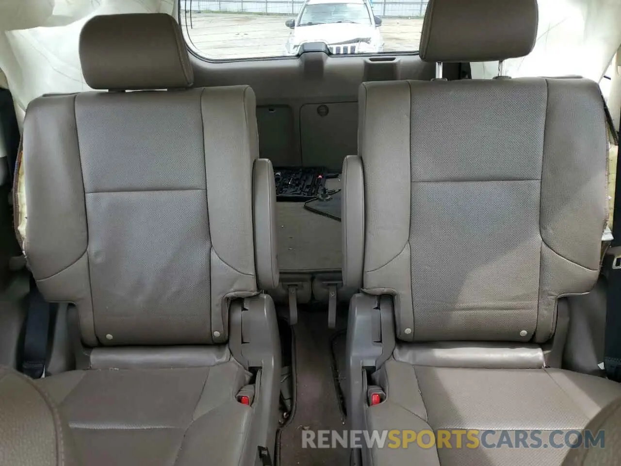 10 Photograph of a damaged car JTJBM7FX3K5237482 LEXUS GX 2019