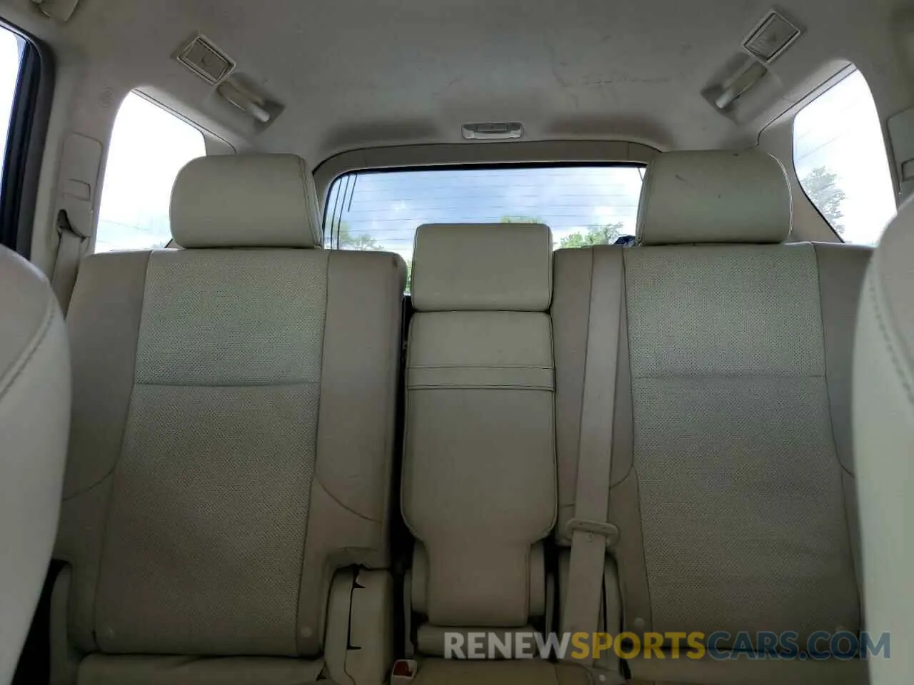 10 Photograph of a damaged car JTJBM7FX4K5210579 LEXUS GX 2019