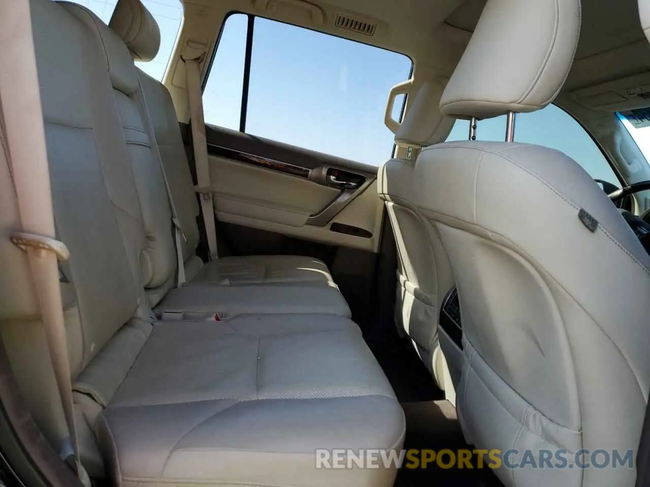 11 Photograph of a damaged car JTJBM7FX4K5218469 LEXUS GX 2019