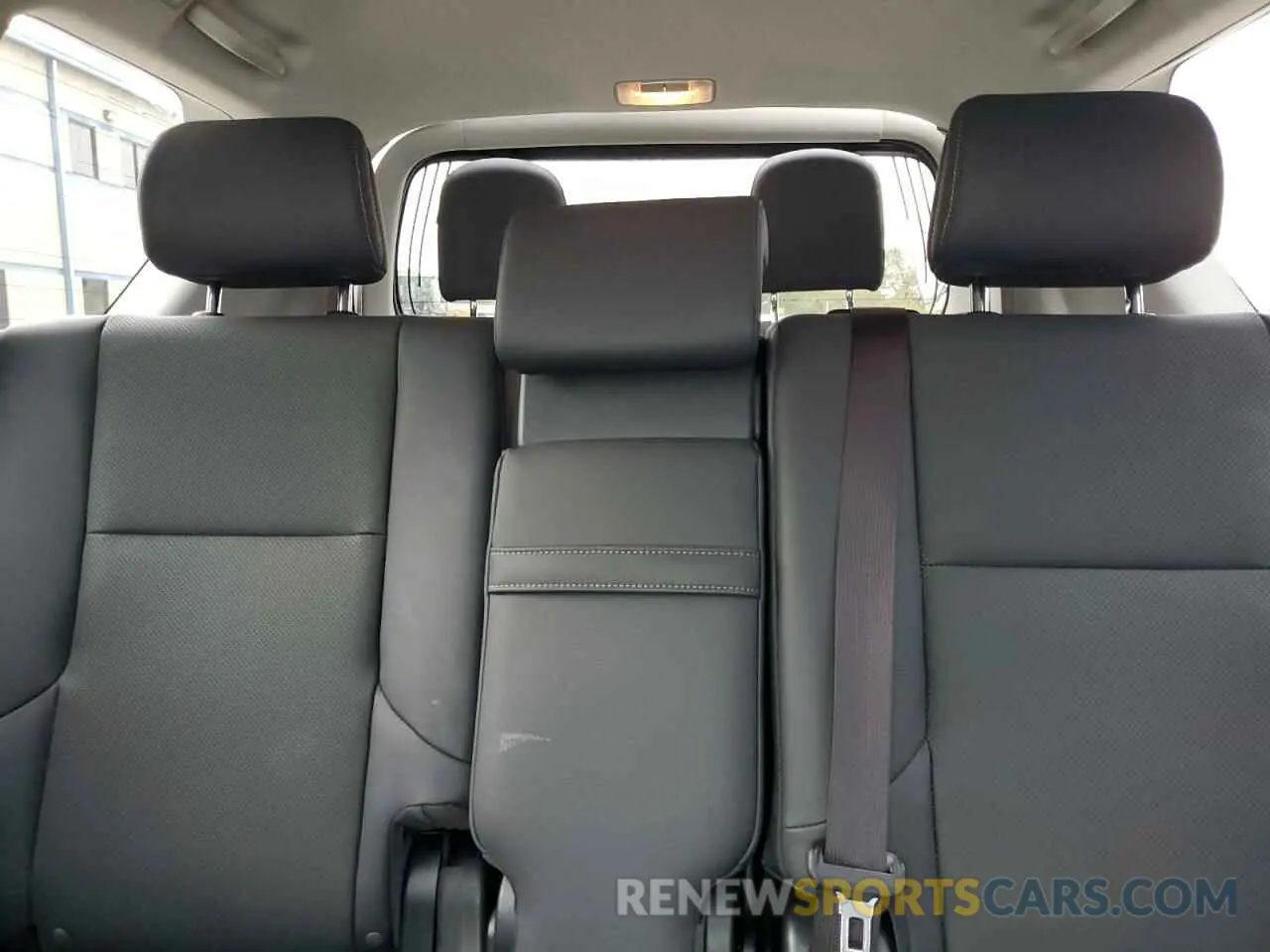10 Photograph of a damaged car JTJBM7FX5K5233076 LEXUS GX 2019