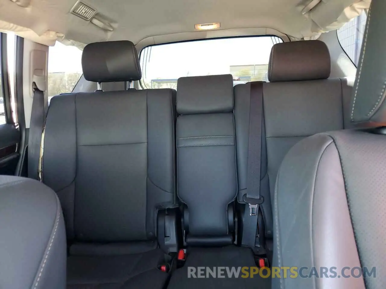 10 Photograph of a damaged car JTJBM7FX6K5236777 LEXUS GX 2019