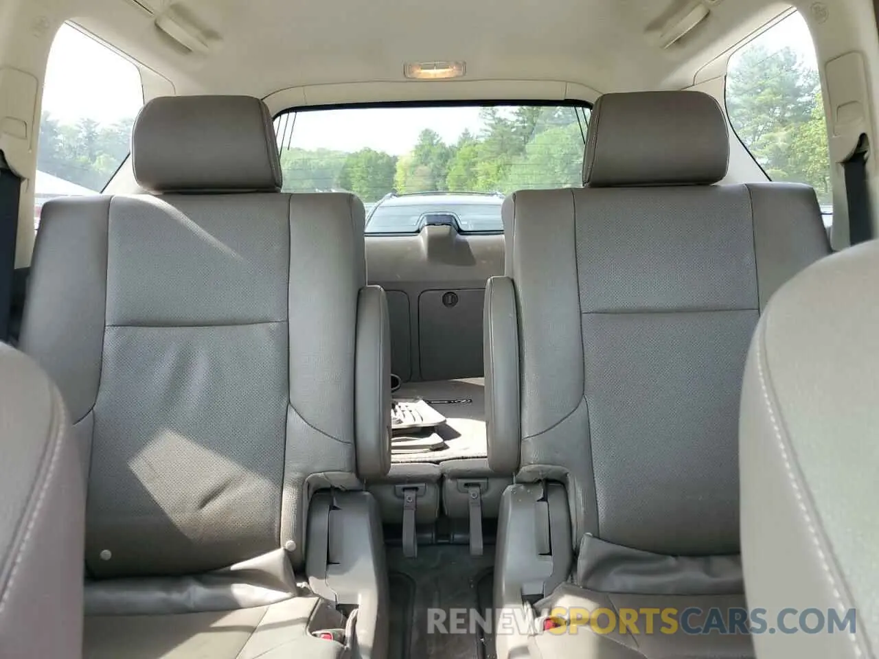 10 Photograph of a damaged car JTJBM7FX7K5211323 LEXUS GX 2019