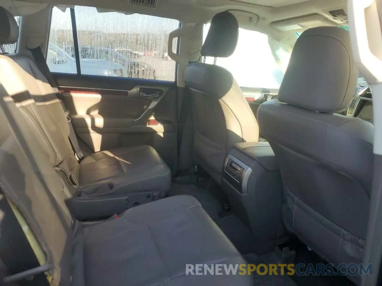 11 Photograph of a damaged car JTJBM7FX7K5218854 LEXUS GX 2019