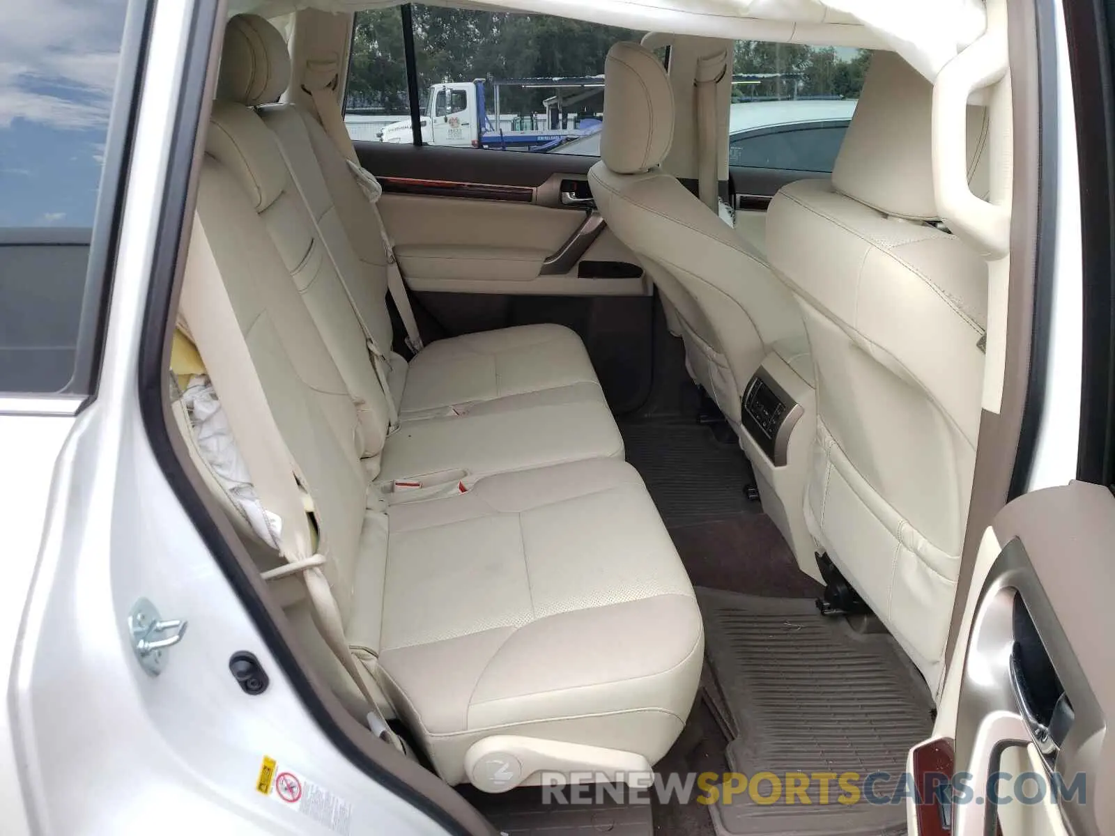 6 Photograph of a damaged car JTJBM7FX8K5219432 LEXUS GX 2019