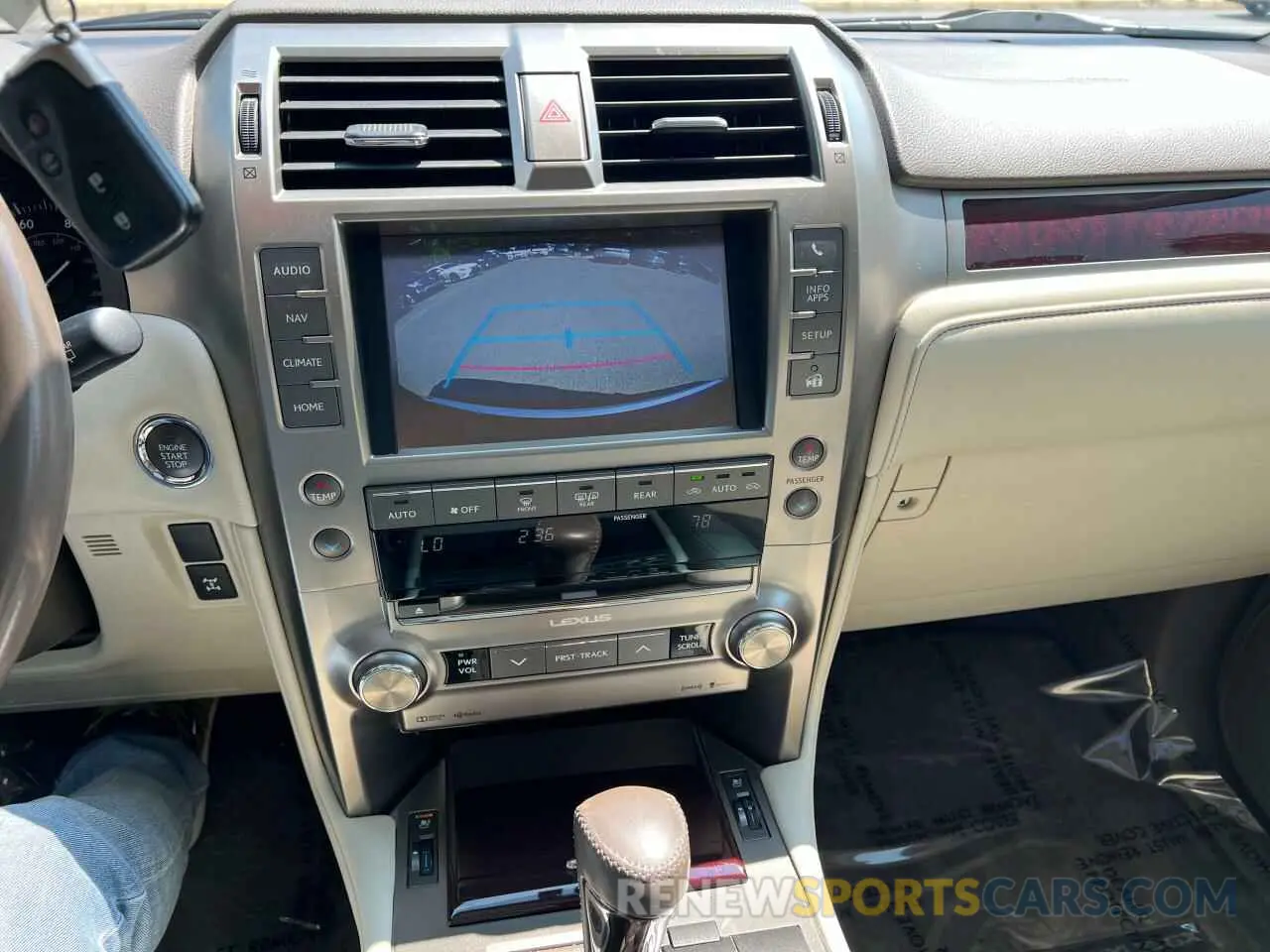 10 Photograph of a damaged car JTJBM7FX9K5213171 LEXUS GX 2019