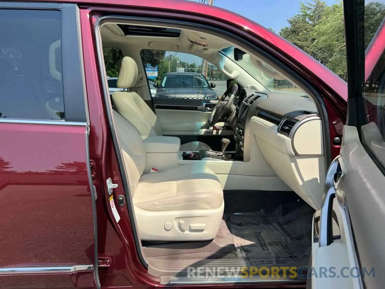 5 Photograph of a damaged car JTJBM7FX9K5213171 LEXUS GX 2019