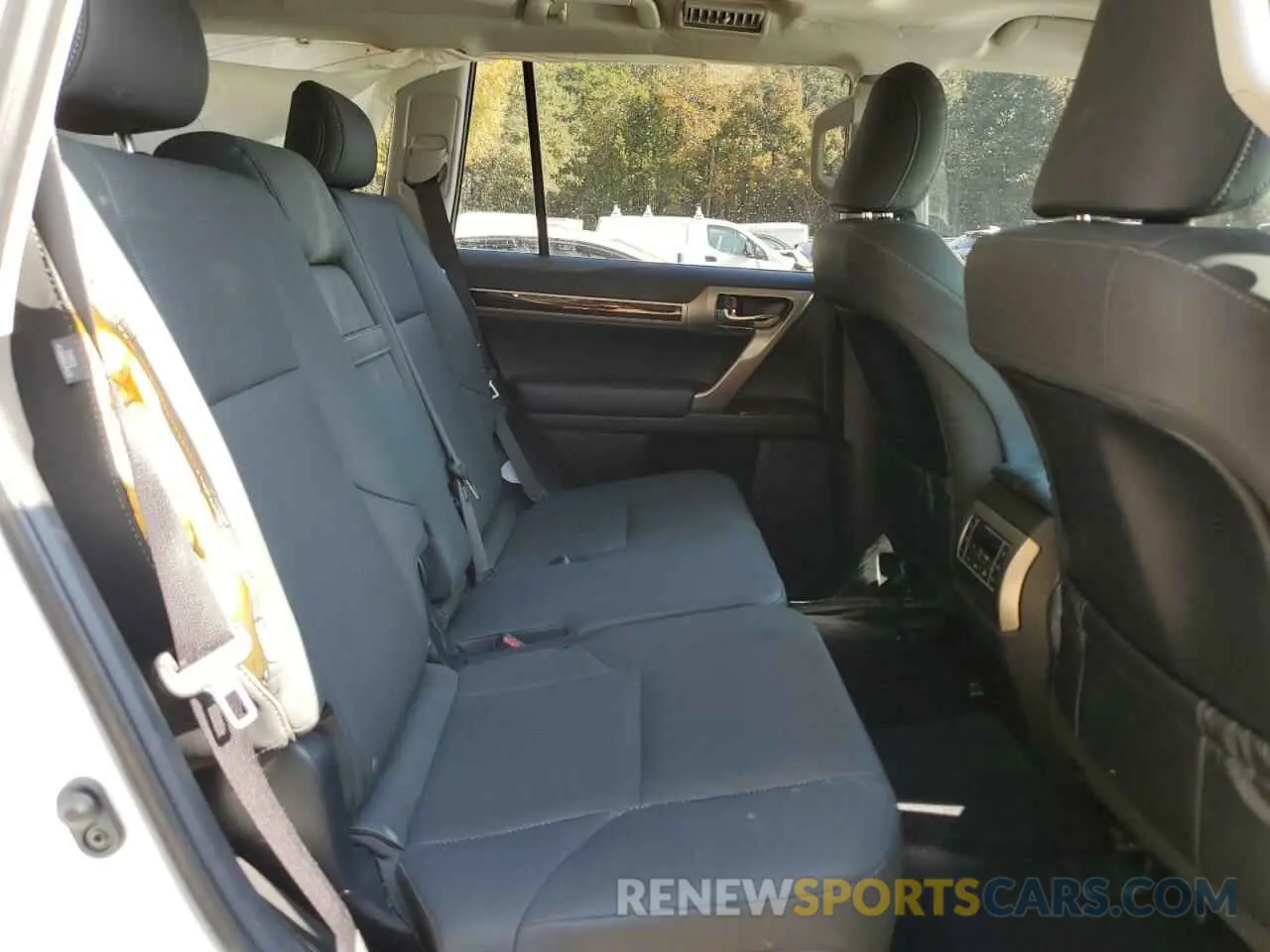 11 Photograph of a damaged car JTJBM7FX9K5240466 LEXUS GX 2019