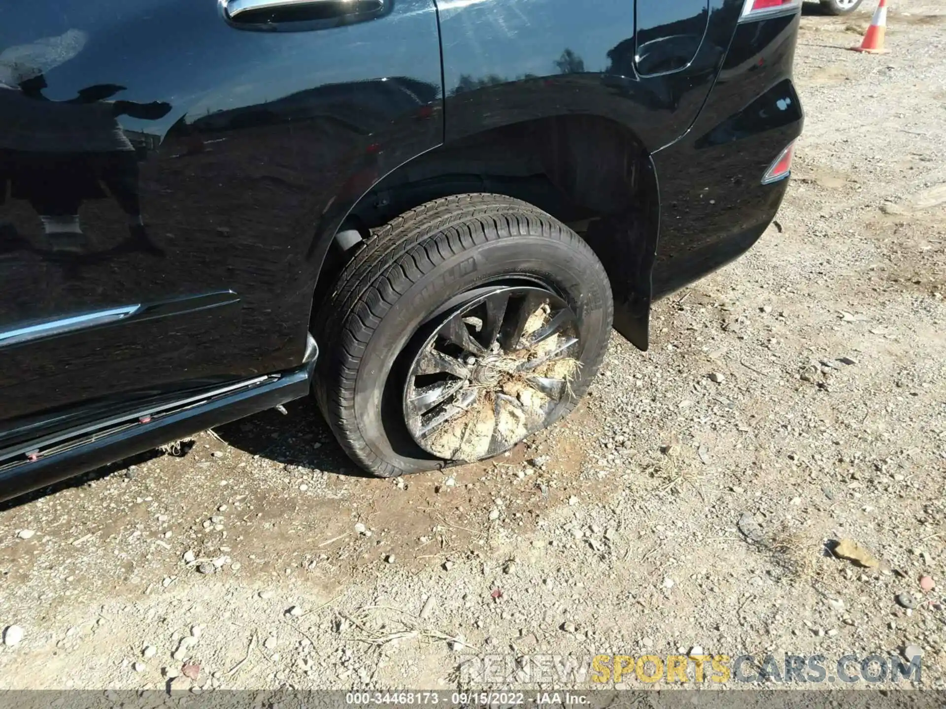 12 Photograph of a damaged car JTJBM7FXXK5211896 LEXUS GX 2019