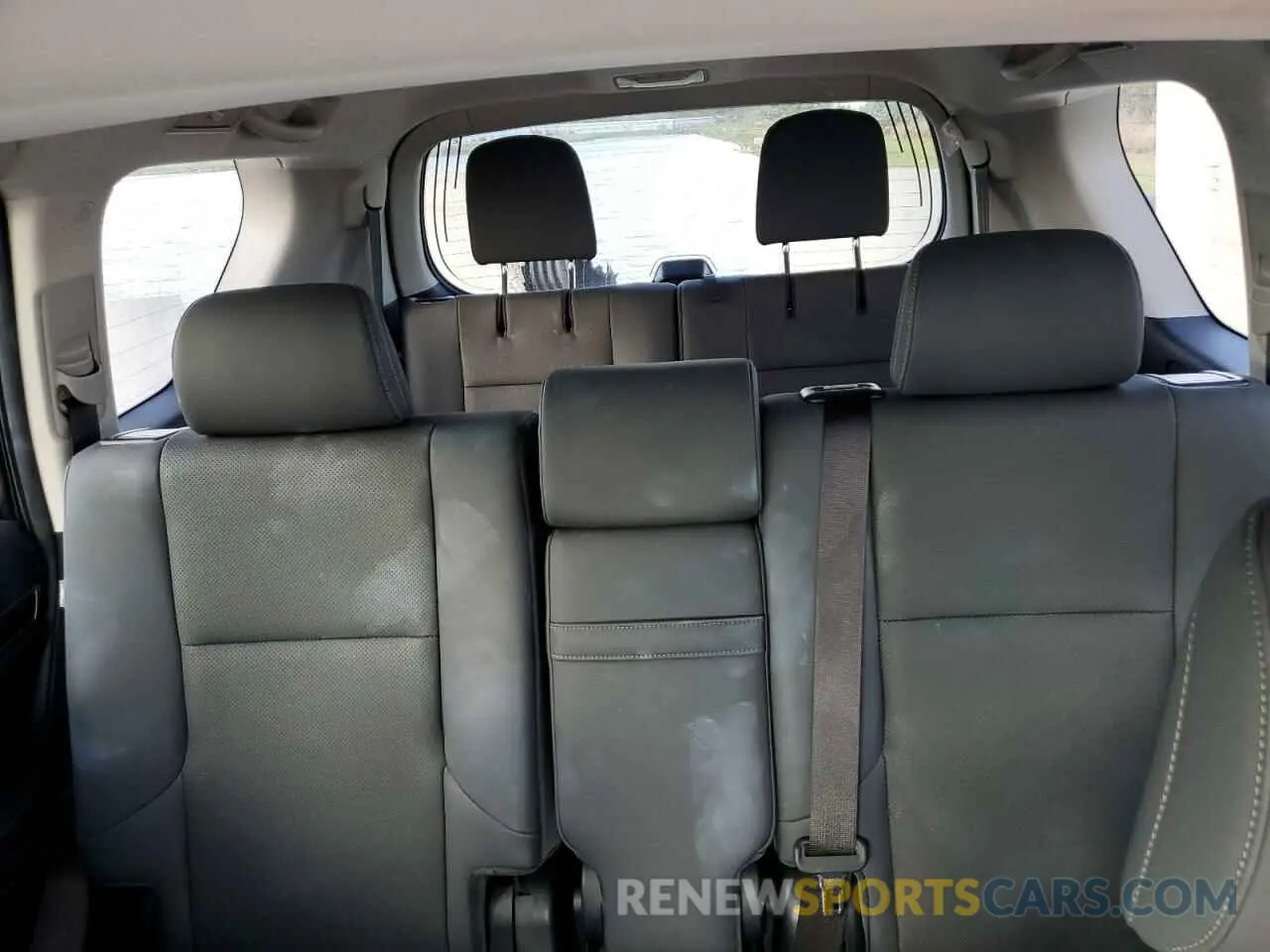 10 Photograph of a damaged car JTJBM7FXXK5215558 LEXUS GX 2019