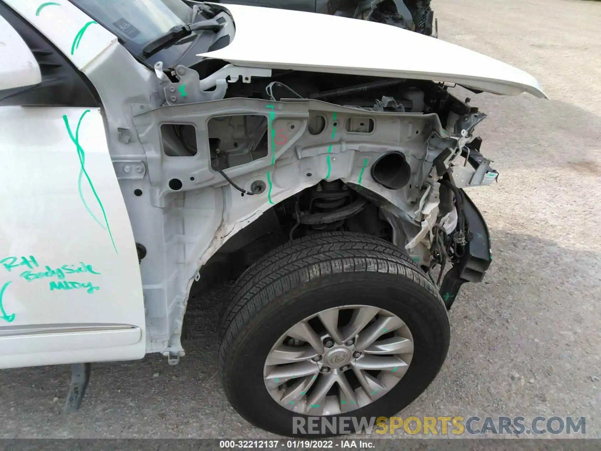 14 Photograph of a damaged car JTJBM7FXXK5221795 LEXUS GX 2019