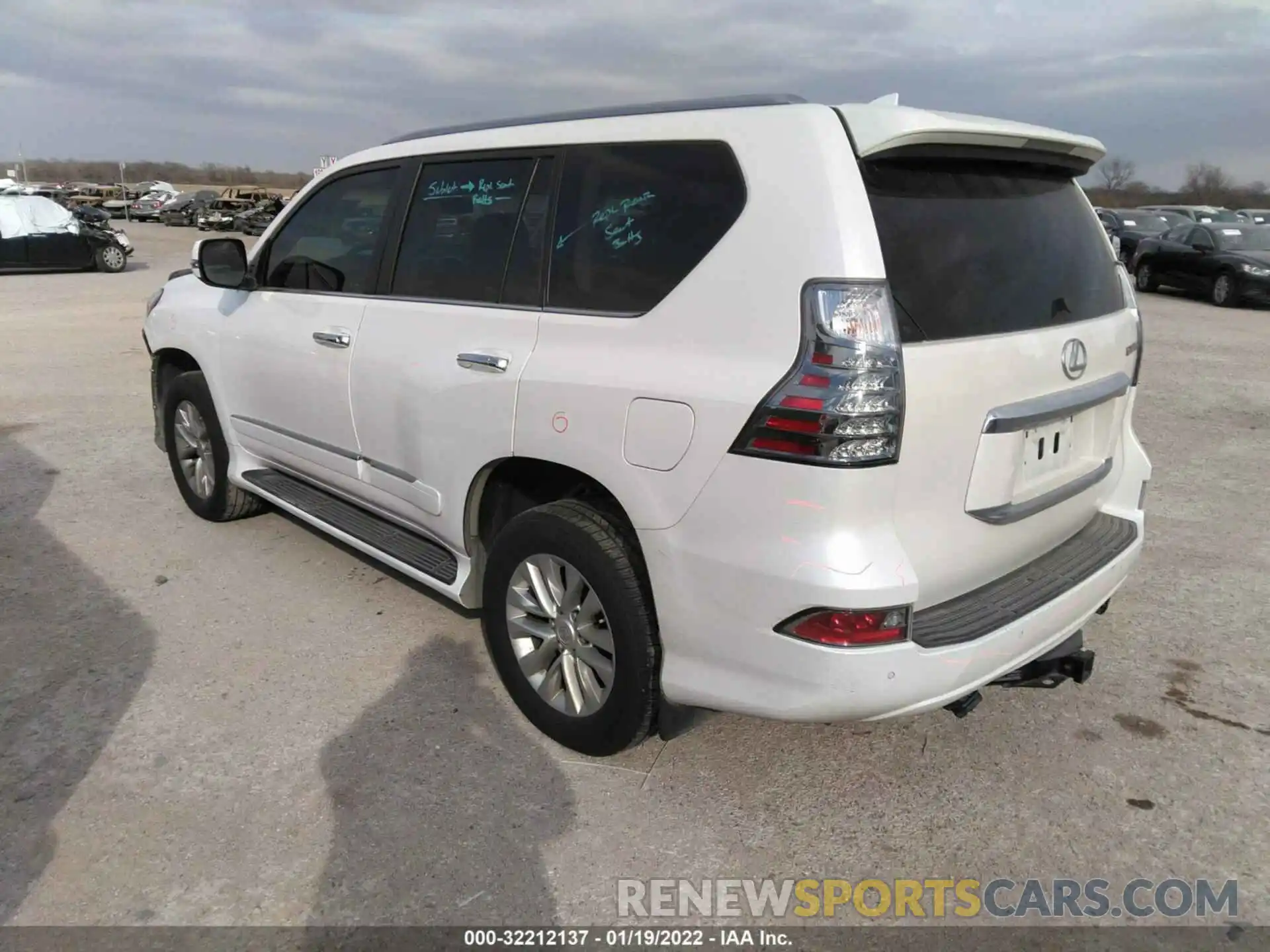 3 Photograph of a damaged car JTJBM7FXXK5221795 LEXUS GX 2019