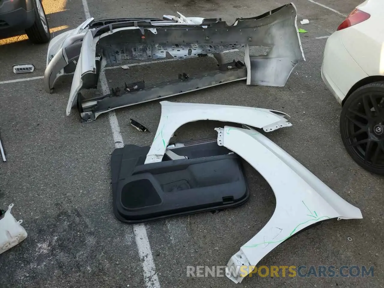 12 Photograph of a damaged car JTJBM7FXXK5229007 LEXUS GX 2019