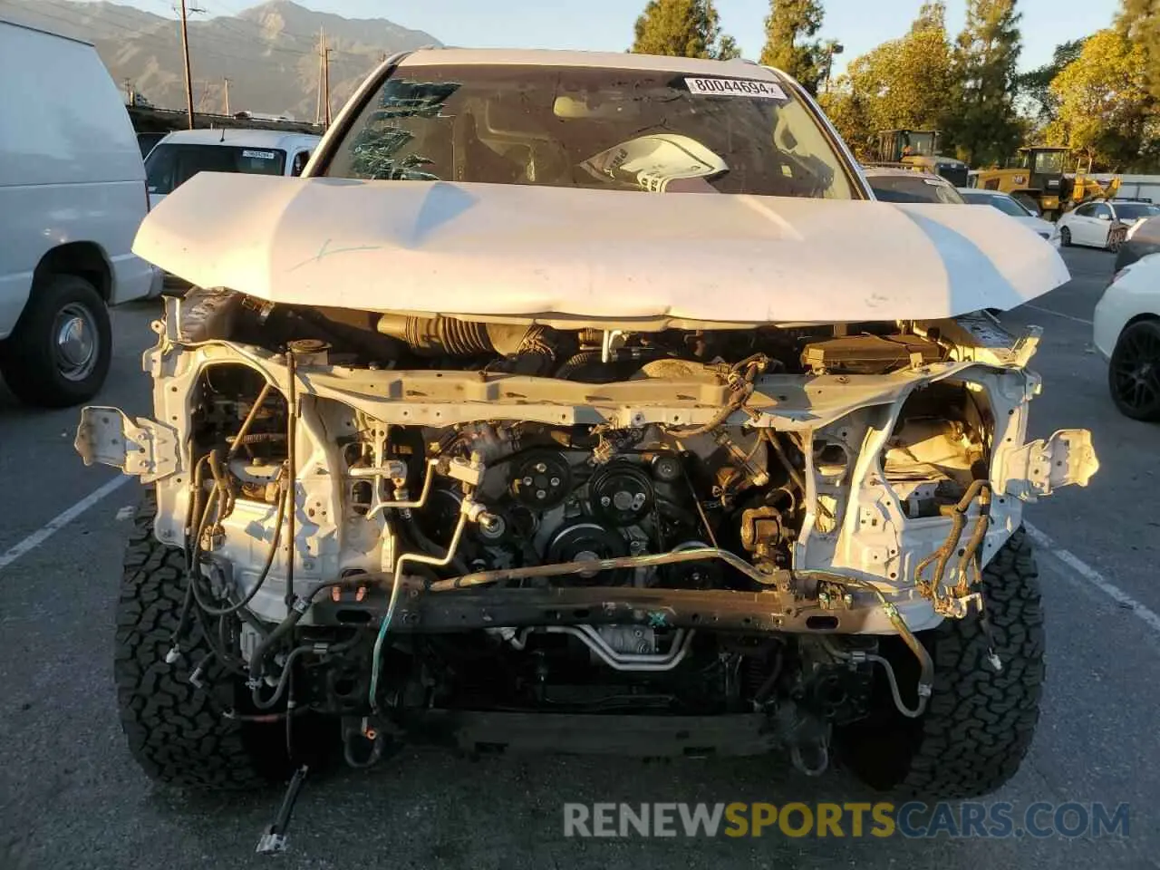 5 Photograph of a damaged car JTJBM7FXXK5229007 LEXUS GX 2019