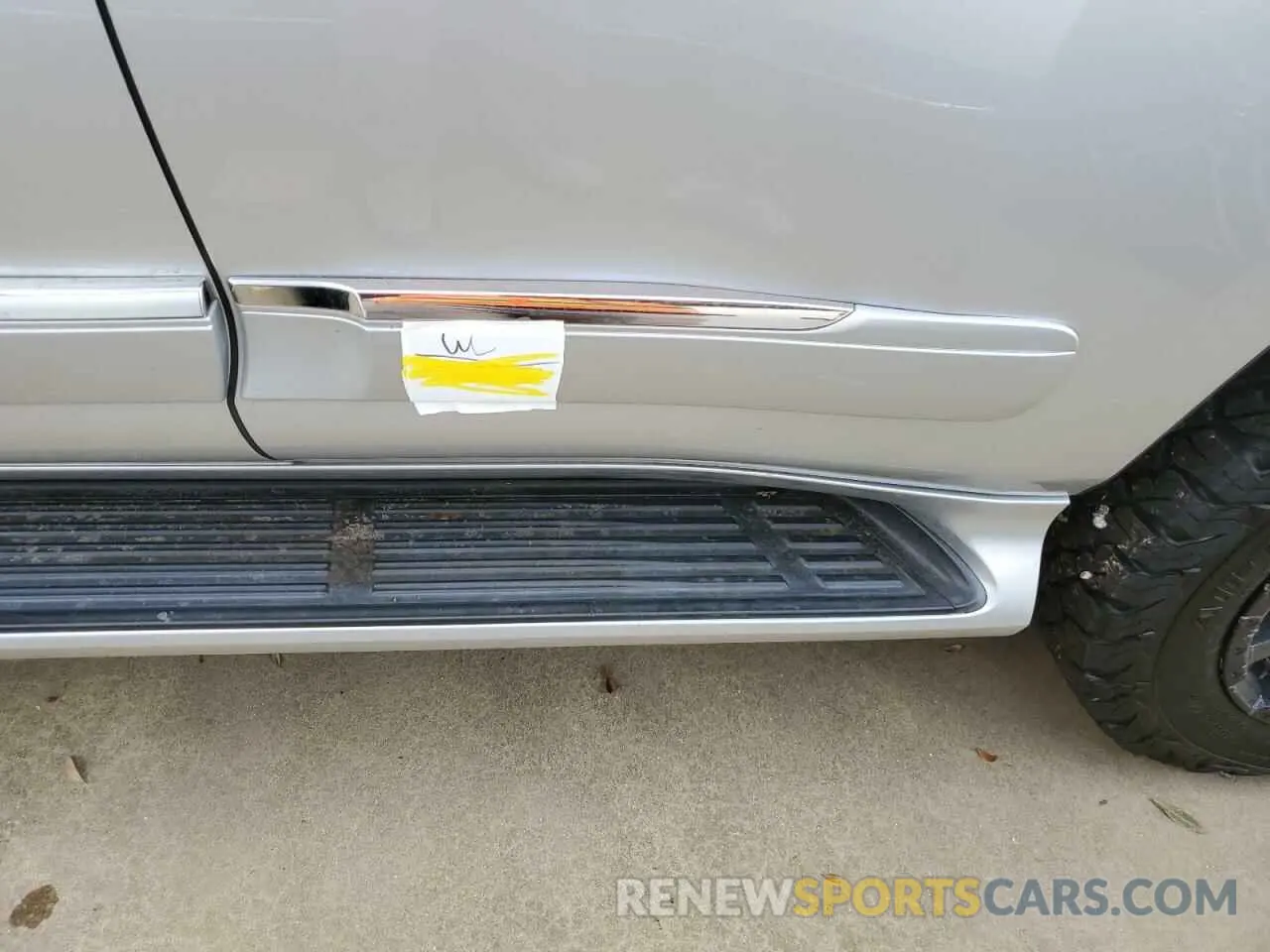 13 Photograph of a damaged car JTJJM7FX2K5226744 LEXUS GX 2019