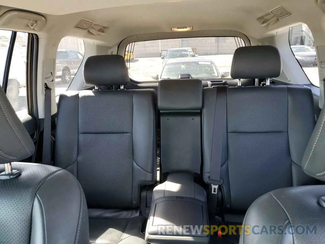 10 Photograph of a damaged car JTJJM7FX3K5232990 LEXUS GX 2019